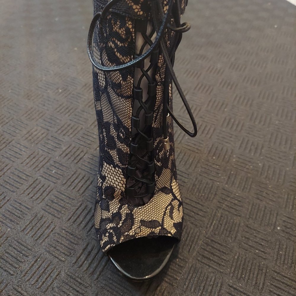 Boot - Picture 2 of 3